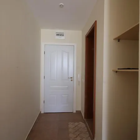 Arendoo In Fort Club Apartment