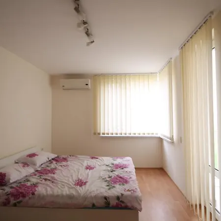 Arendoo In Fort Club Apartment